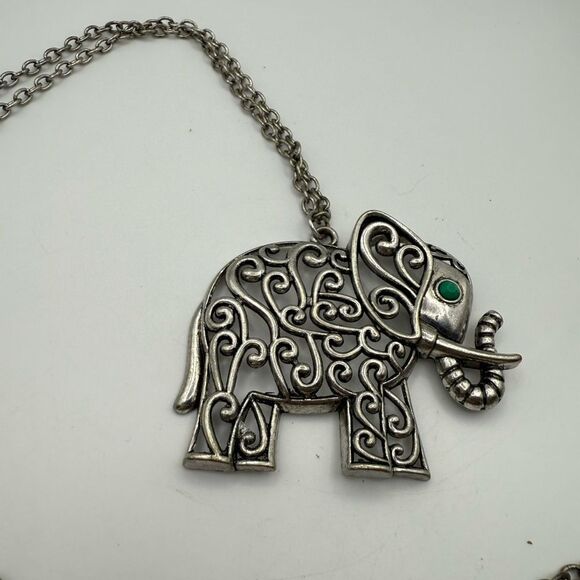 Large Silver Tone Filigree Elephant Pendant Chain Necklace Jewelry Animal - Picture 2 of 6